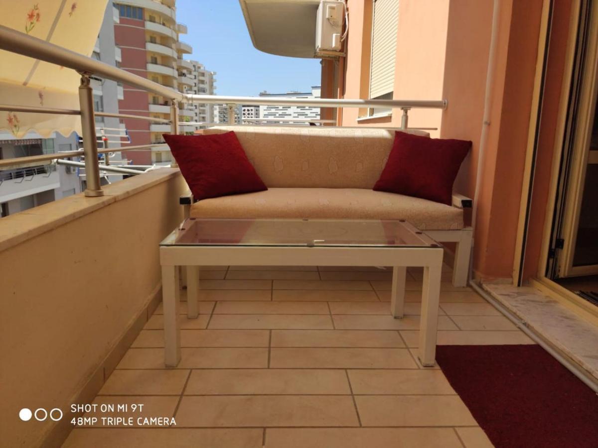 Coastal Retreat - Beach Apartment Vlorë Exteriör bild