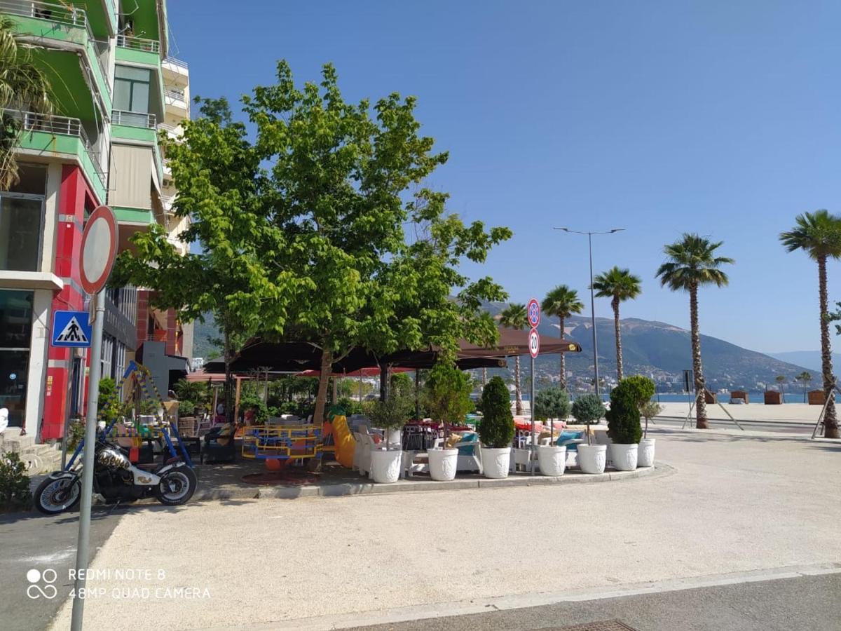 Coastal Retreat - Beach Apartment Vlorë Exteriör bild